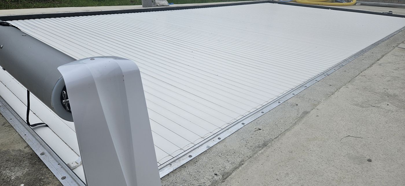 Installation des équipements de confort et sécurité, volet automatique
