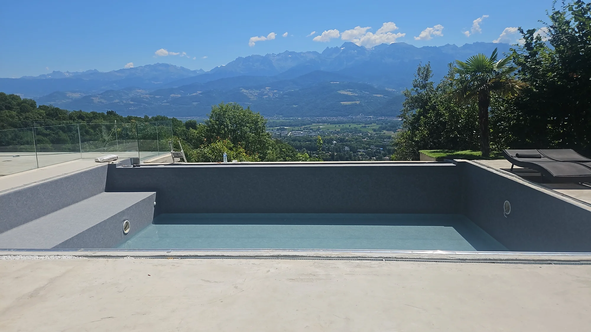 Construction piscine à débordement